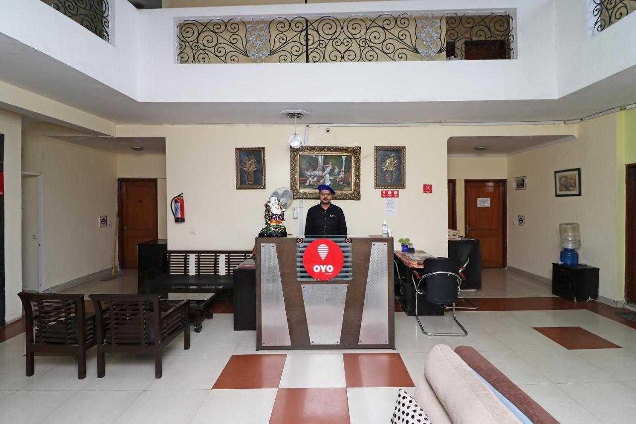Oyo 6608 Sector 56 Hotel Badshahpur Buitenkant foto