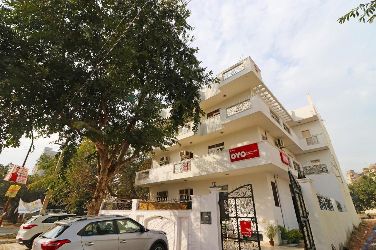 Oyo 6608 Sector 56 Hotel Badshahpur Buitenkant foto