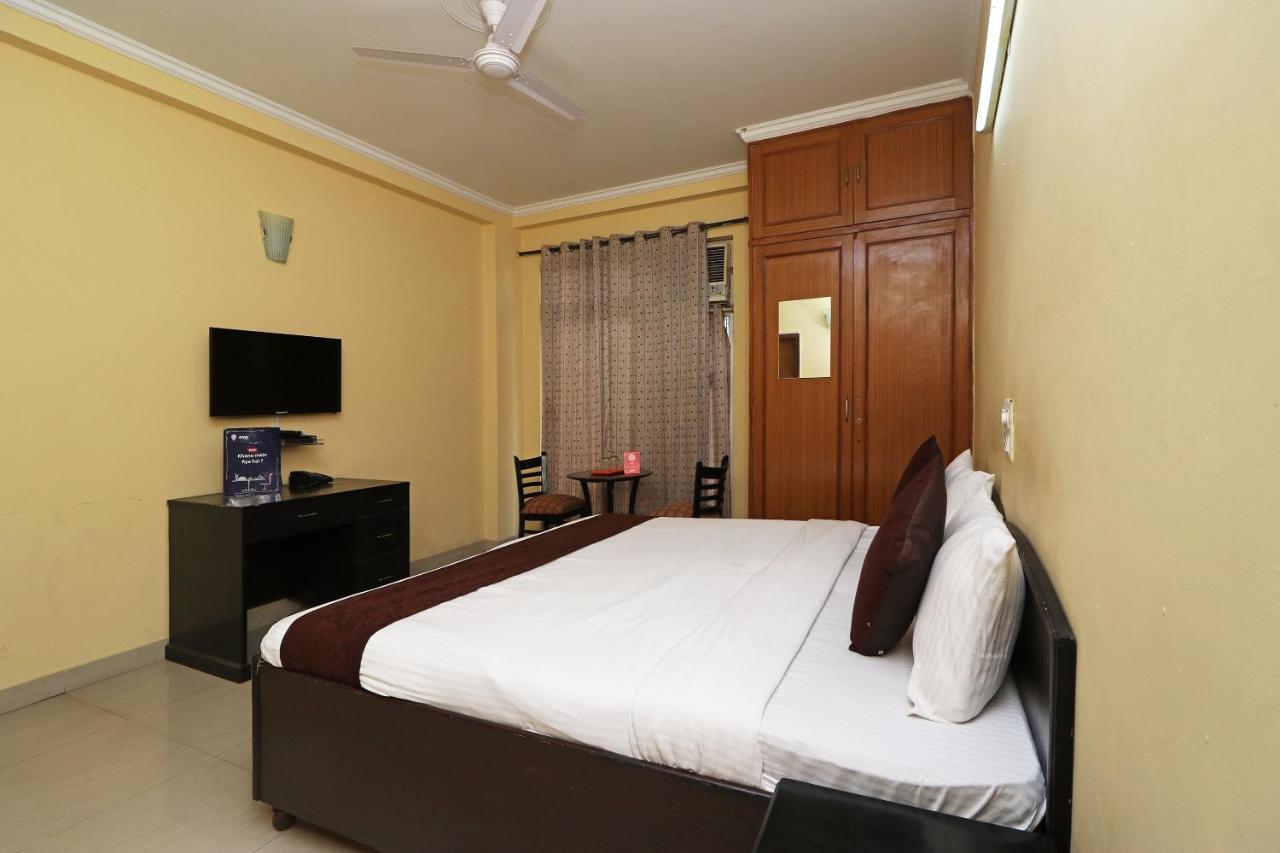 Oyo 6608 Sector 56 Hotel Badshahpur Buitenkant foto