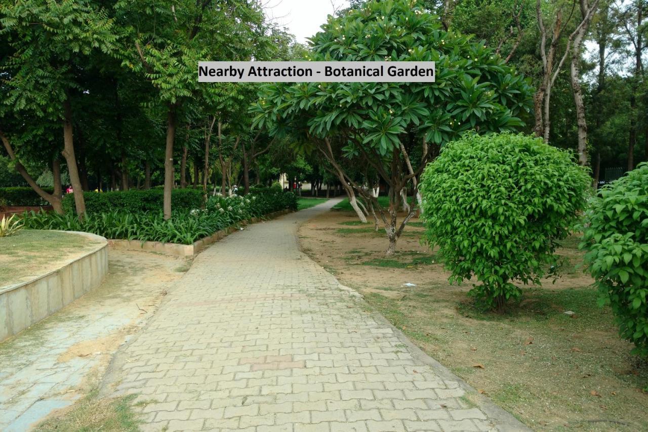 Oyo 6608 Sector 56 Hotel Badshahpur Buitenkant foto