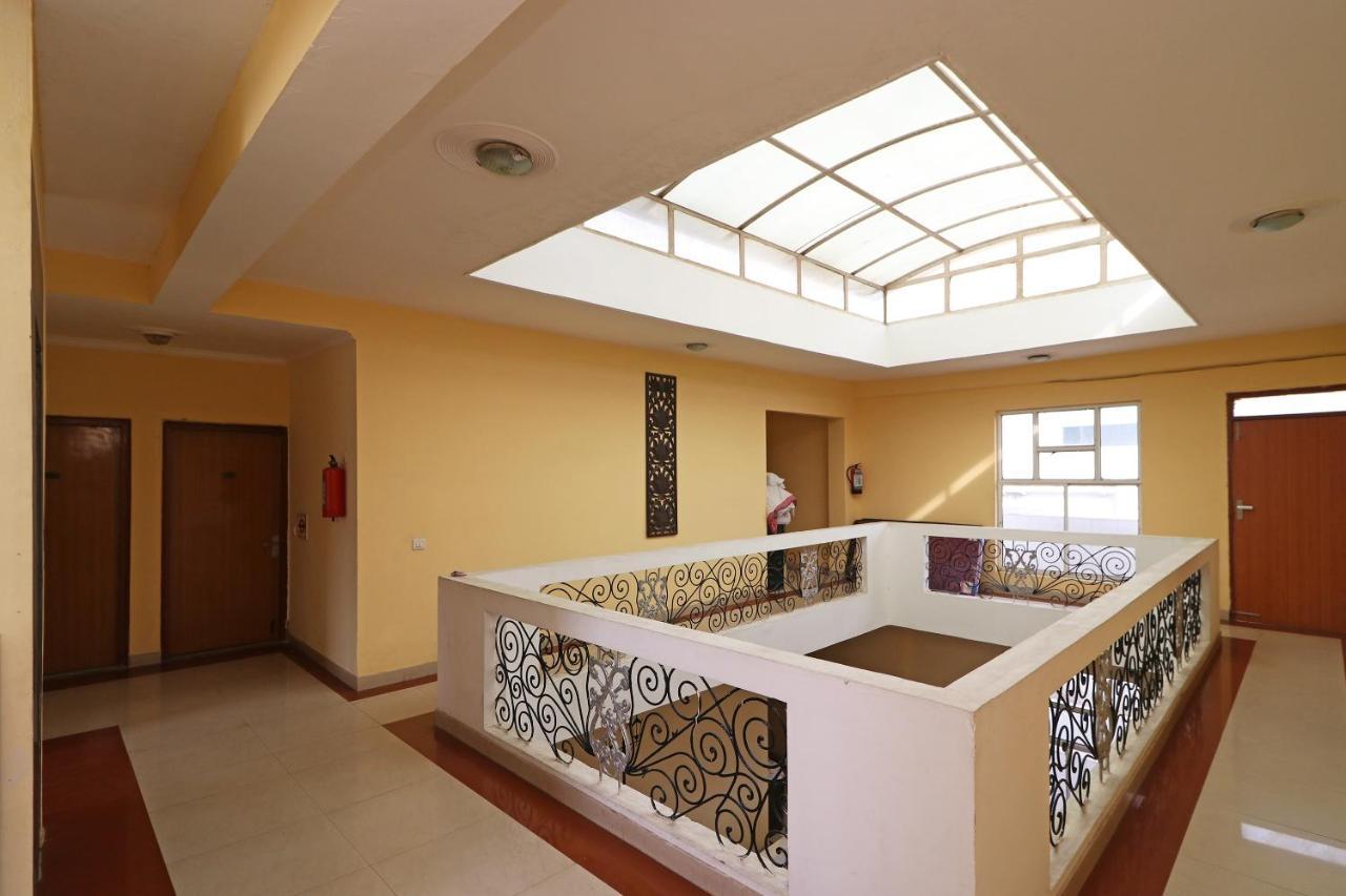 Oyo 6608 Sector 56 Hotel Badshahpur Buitenkant foto