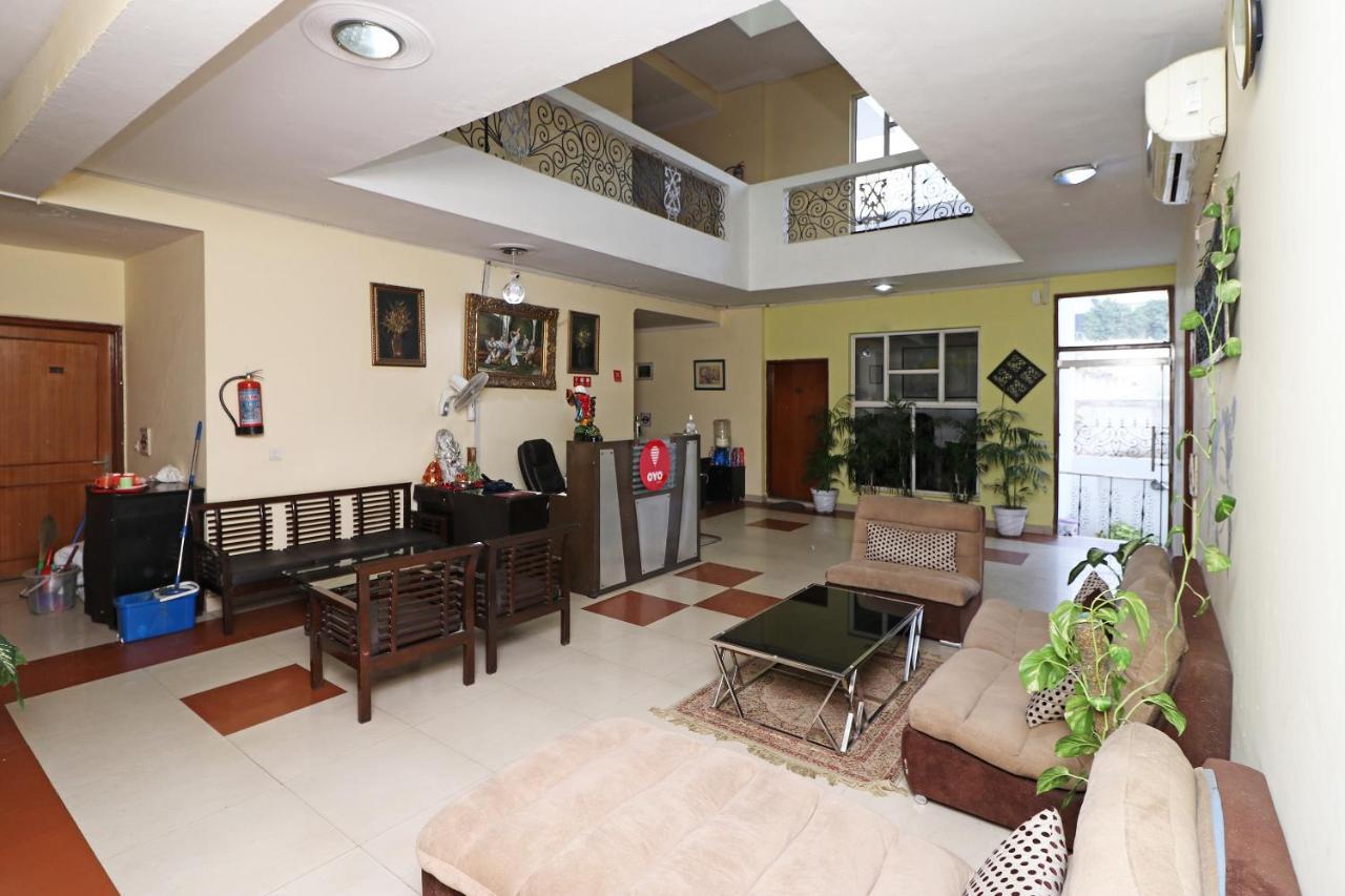 Oyo 6608 Sector 56 Hotel Badshahpur Buitenkant foto
